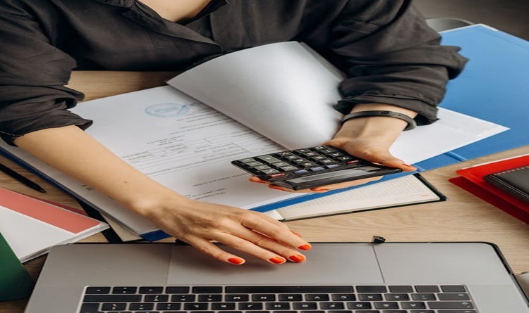 Insurance Advisor as a Career: Skills, Qualifications, and Licensing Requirements Insurance Advisor as a Career: Skills, Qualifications, and Licensing Requirements