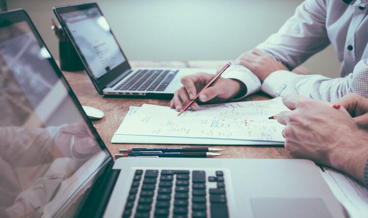 How Insurance Advisors Should Adapt to Changing Client Expectations How Insurance Advisors Should Adapt to Changing Client Expectations